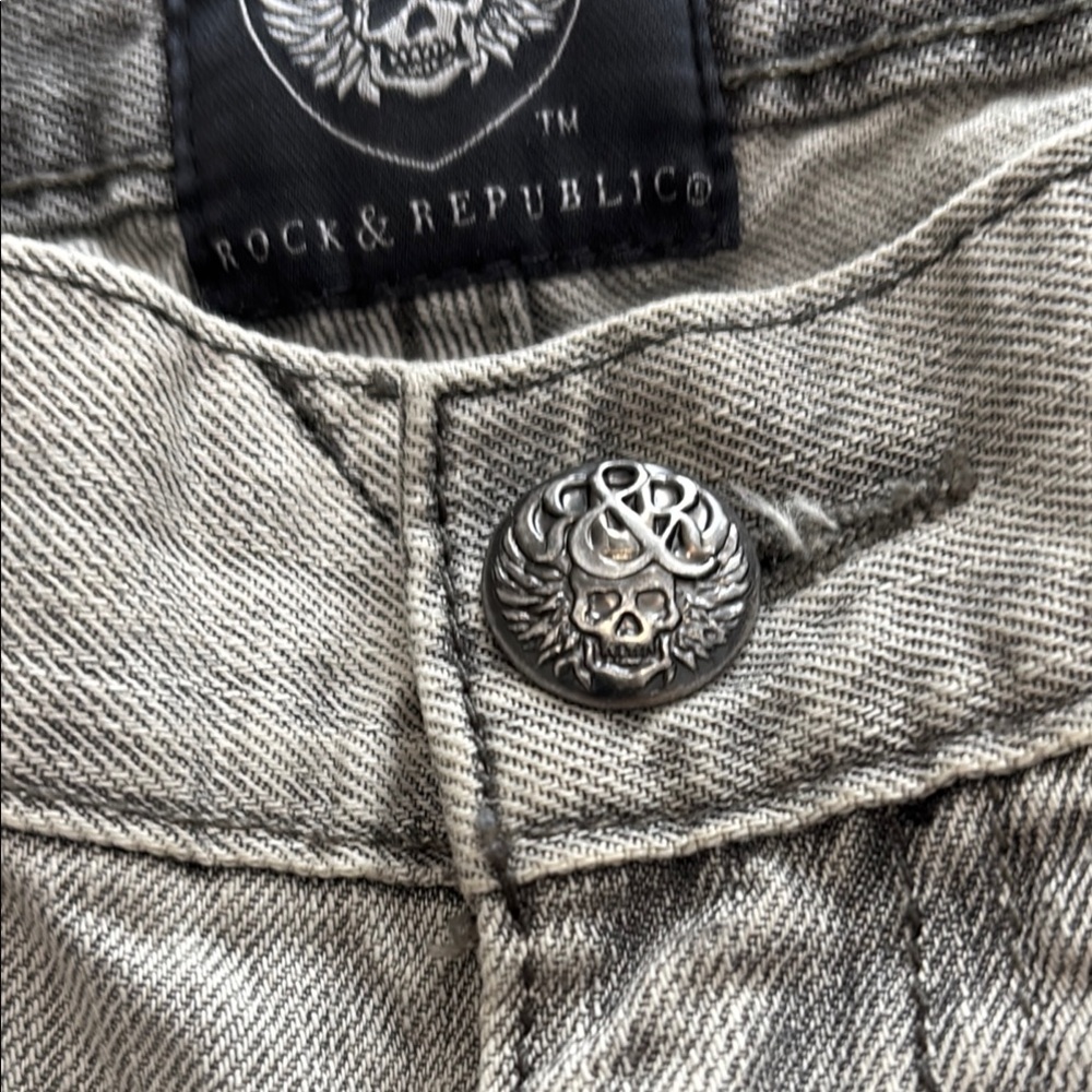 Men's Gray Rock & Republic Jeans - Picture 6 of 14